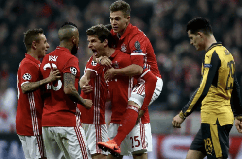 欧冠-戴维绝杀奥蓬达麦肯尼破门 尤文3-2逆转 [国际足球欧冠]