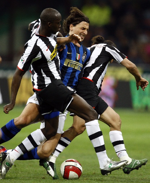 世俱杯-伊尔迪兹双响 尤文4-1维达德暂居小组第一 [国际足球世俱杯]