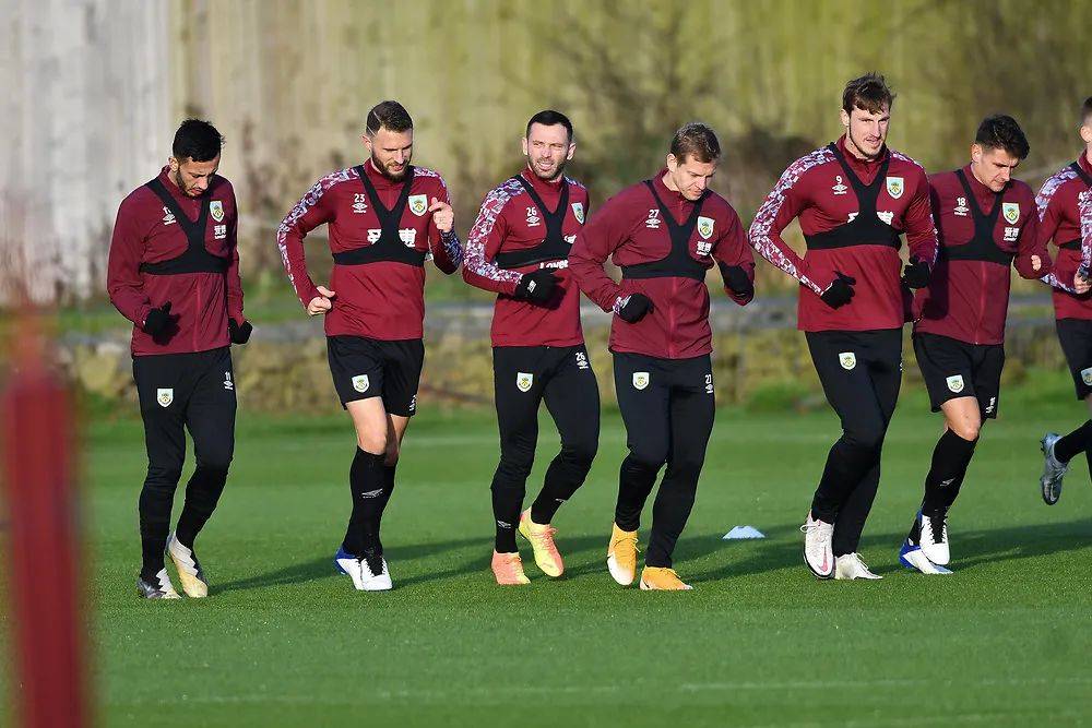 广东凤铝队夺得首届省港杯超级足球邀请赛冠军