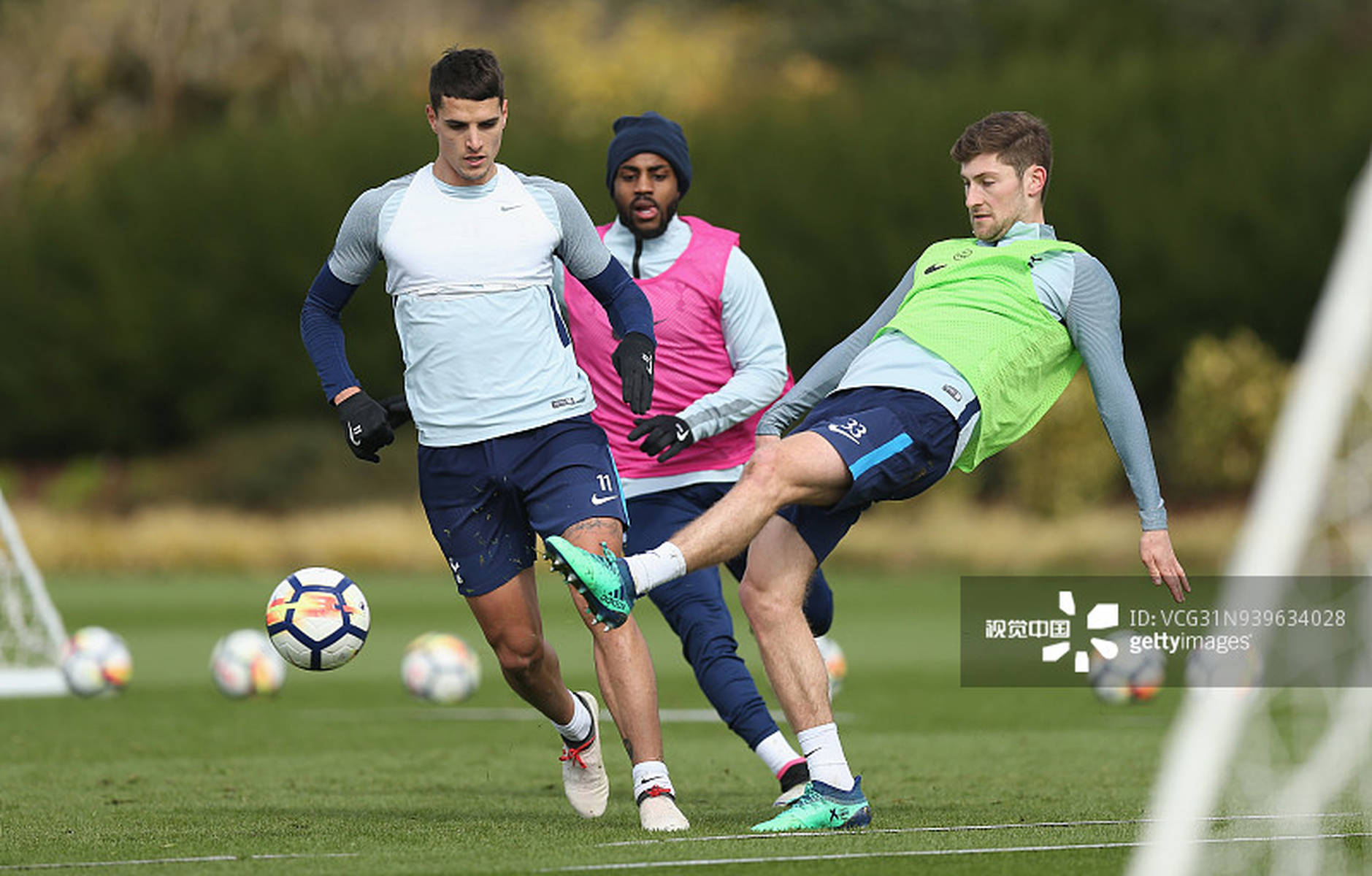 霸榜下载榜6天！全新爽游《无尽梦回》火爆公测中