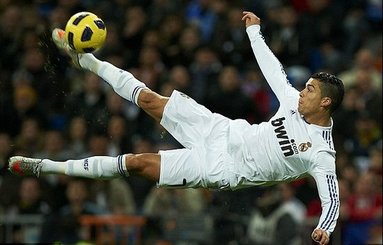 [CBA]“约老师”微微发力 詹姆斯无奈空砍