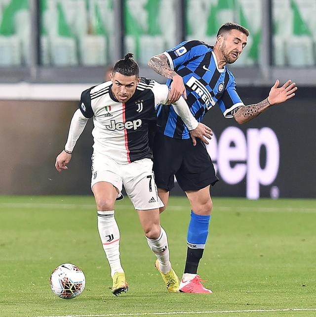 《绝区零》登顶，真的算“重新开服／Reborn”吗？